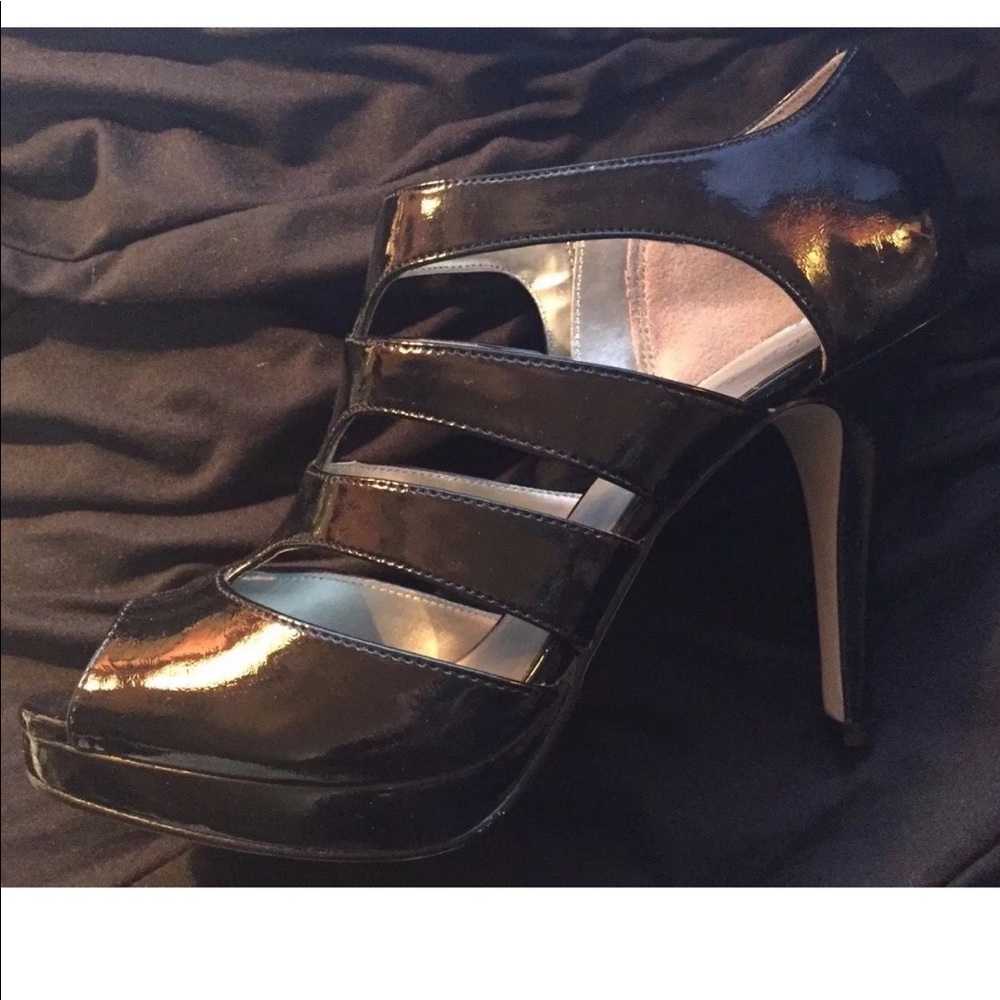 ⚠️Price Firm⚠️City Streets strappy heels size 9